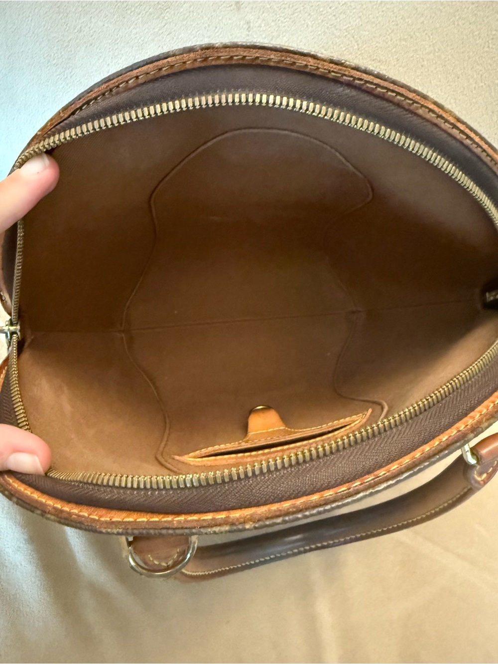 Louis Vuitton Monogram Ellipse PM - Picture 5 of 13